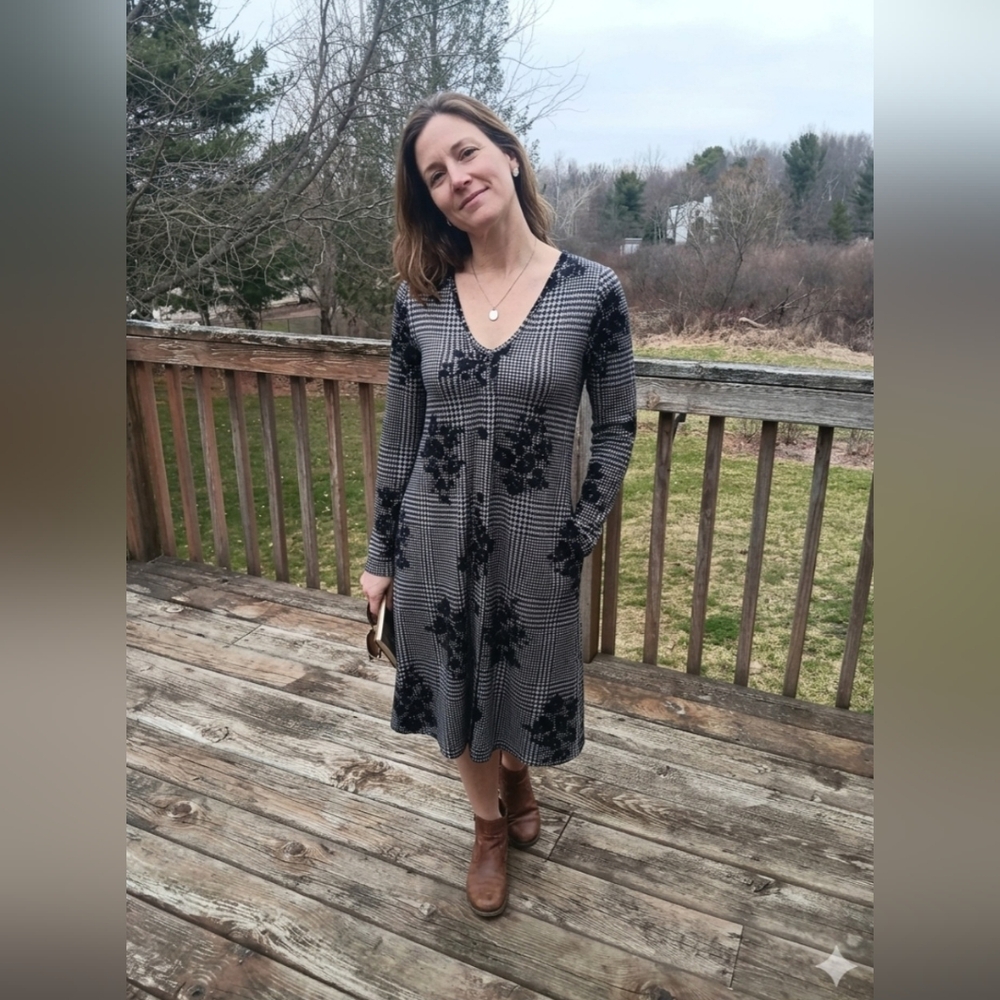 Macoma Boutique Black White Houndstooth Long Sleeve V Neck Dress NWT Small